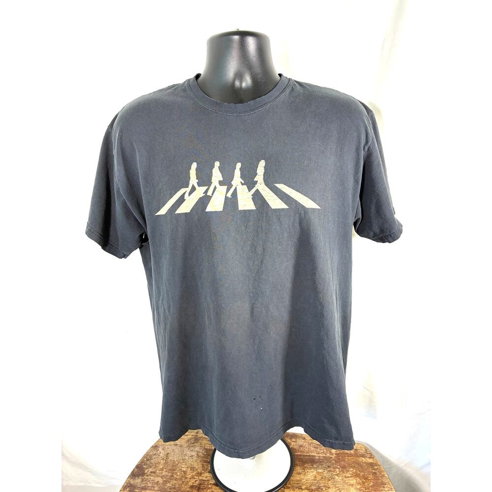 2010 Beatles Abbey Road T Shirt Faded Distressed L